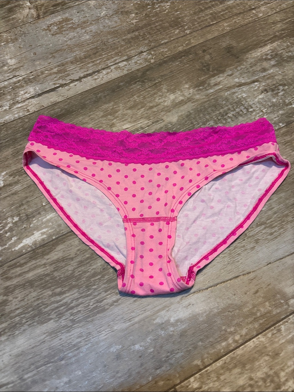 Victoria’s Secret low rise, hip hugger size medium GUC